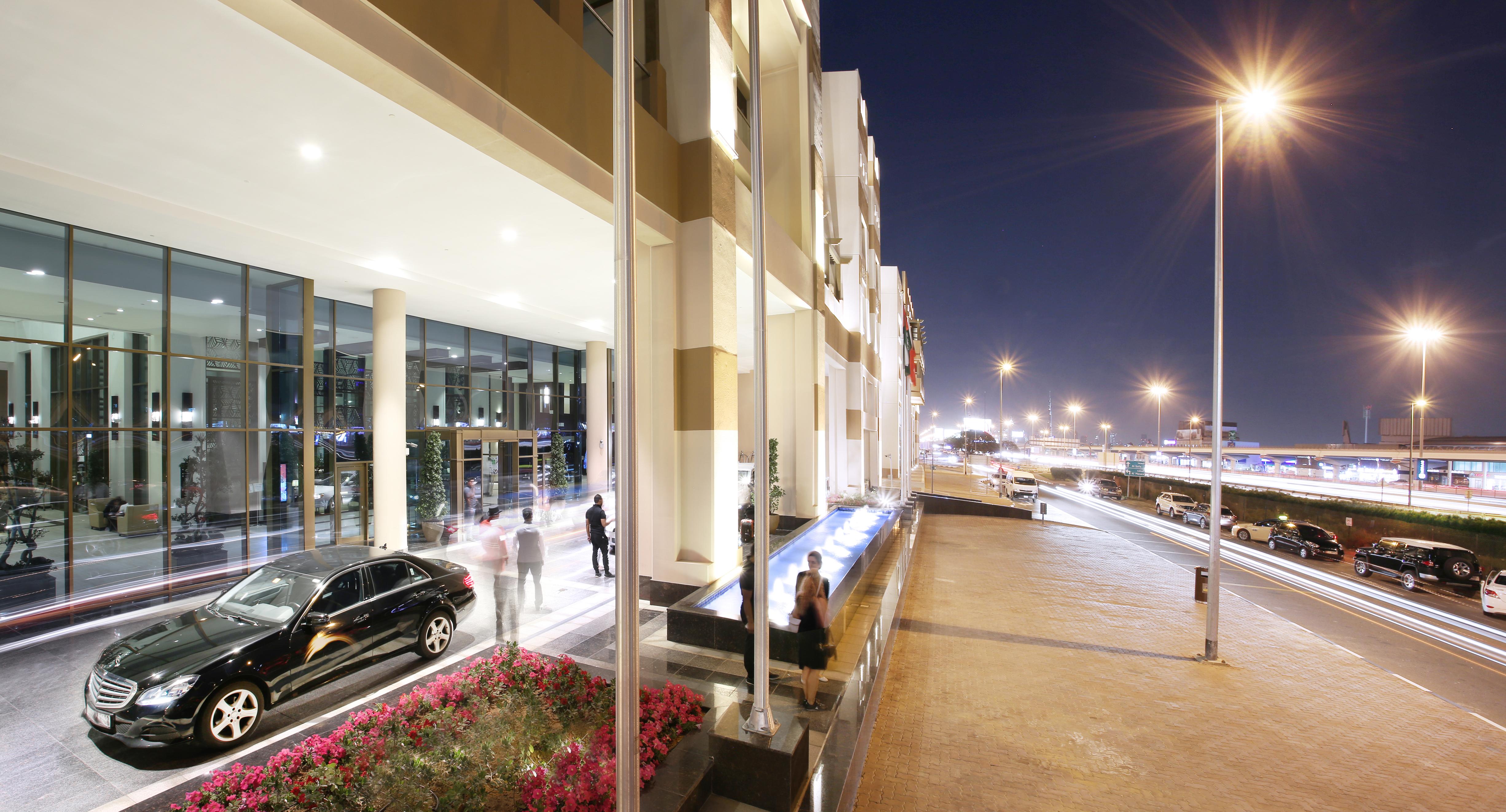Metropolitan Hotel Дубай Экстерьер фото